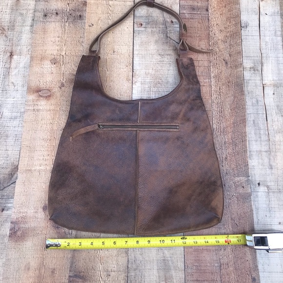 Lily and Lola Bella Shoulder Bag in Distressed Tan Leather - Picture 8 of 9